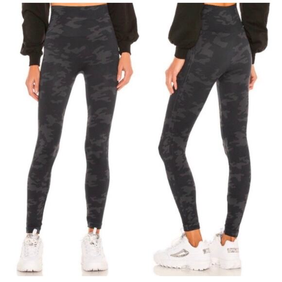 Spanx Look at Me Now Seamless Legging Sz S Black Camo High Waist Pull On Shaping - Picture 1 of 9